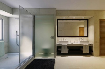 03 Elan Interior Bathroom