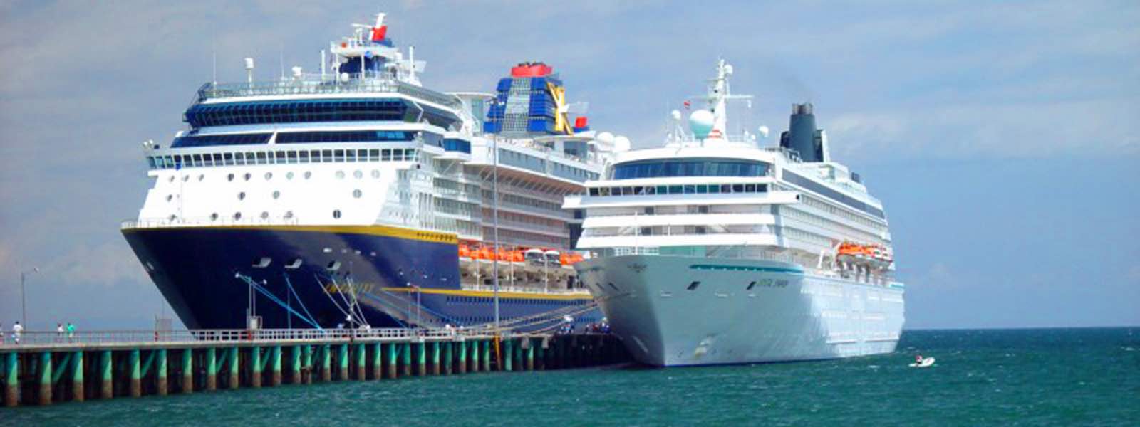 Puntarenas Banner Cruise Ships1