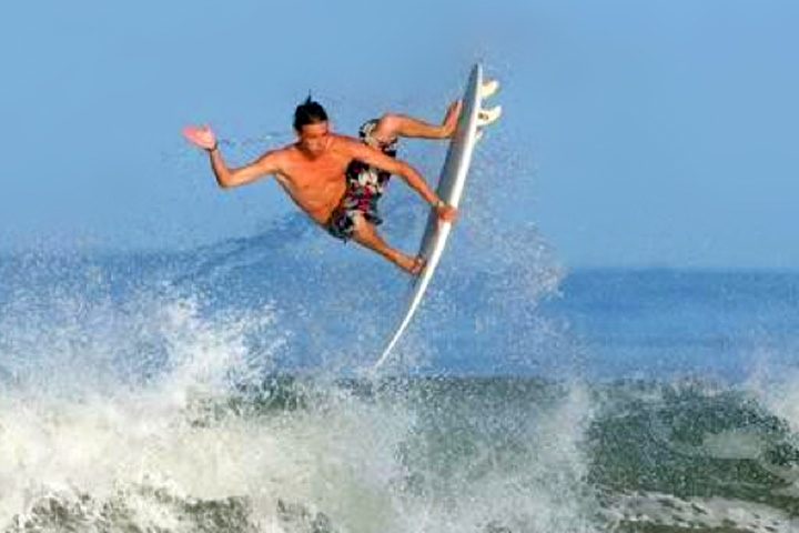 Puntarenas Surfing