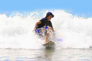 Surfing in Puntarenas Playa Bejuco