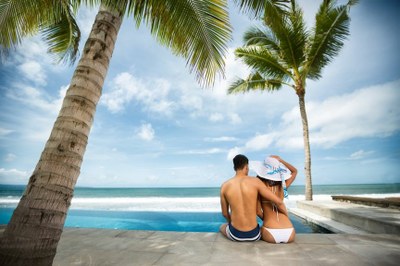 Ocean Front Living photodune 11546184 beach vacation couple on summer holidays l